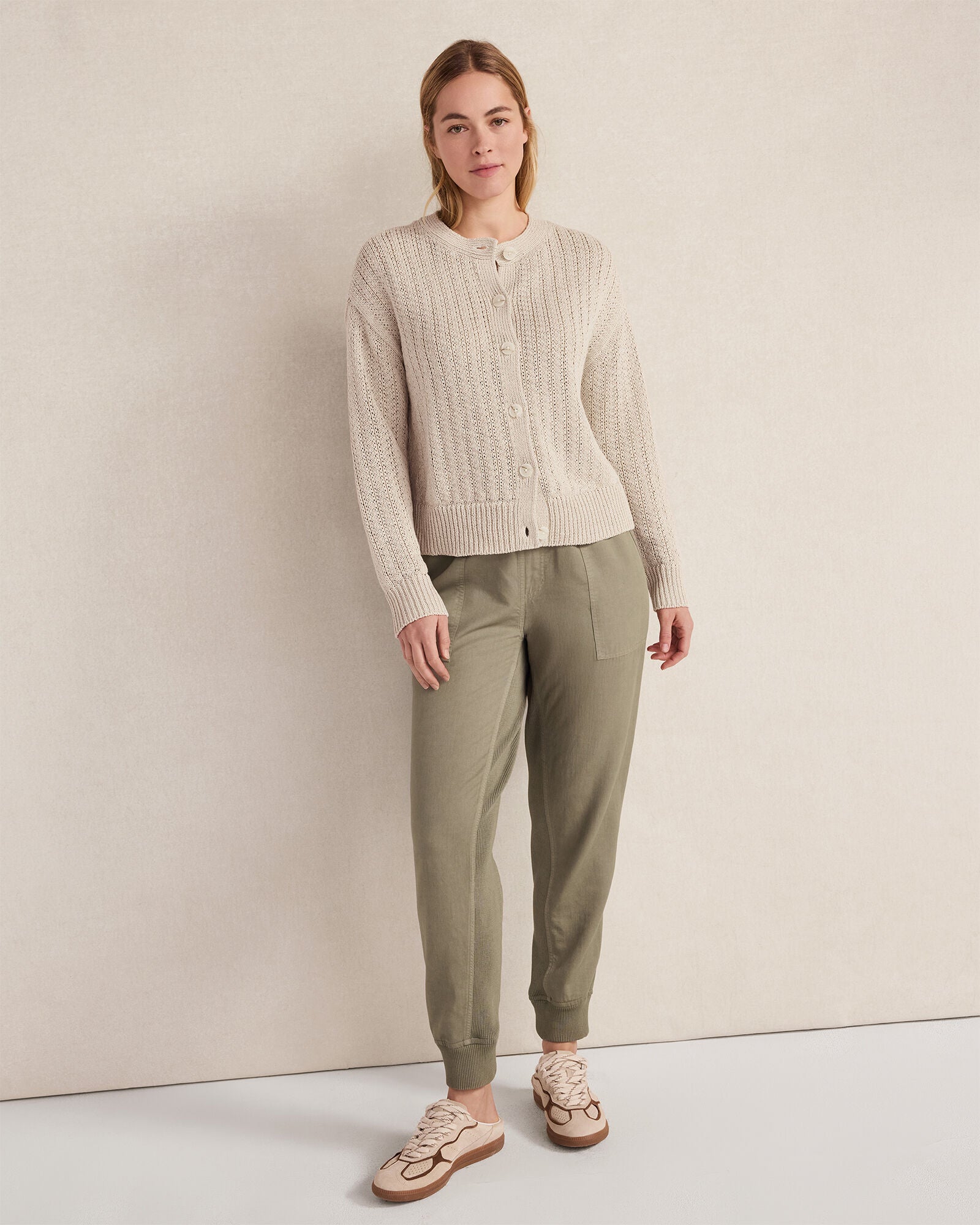 HAVEN Effortless Twill Jogger 55% Cotton 23% TENCEL Lyocell 22% Linen