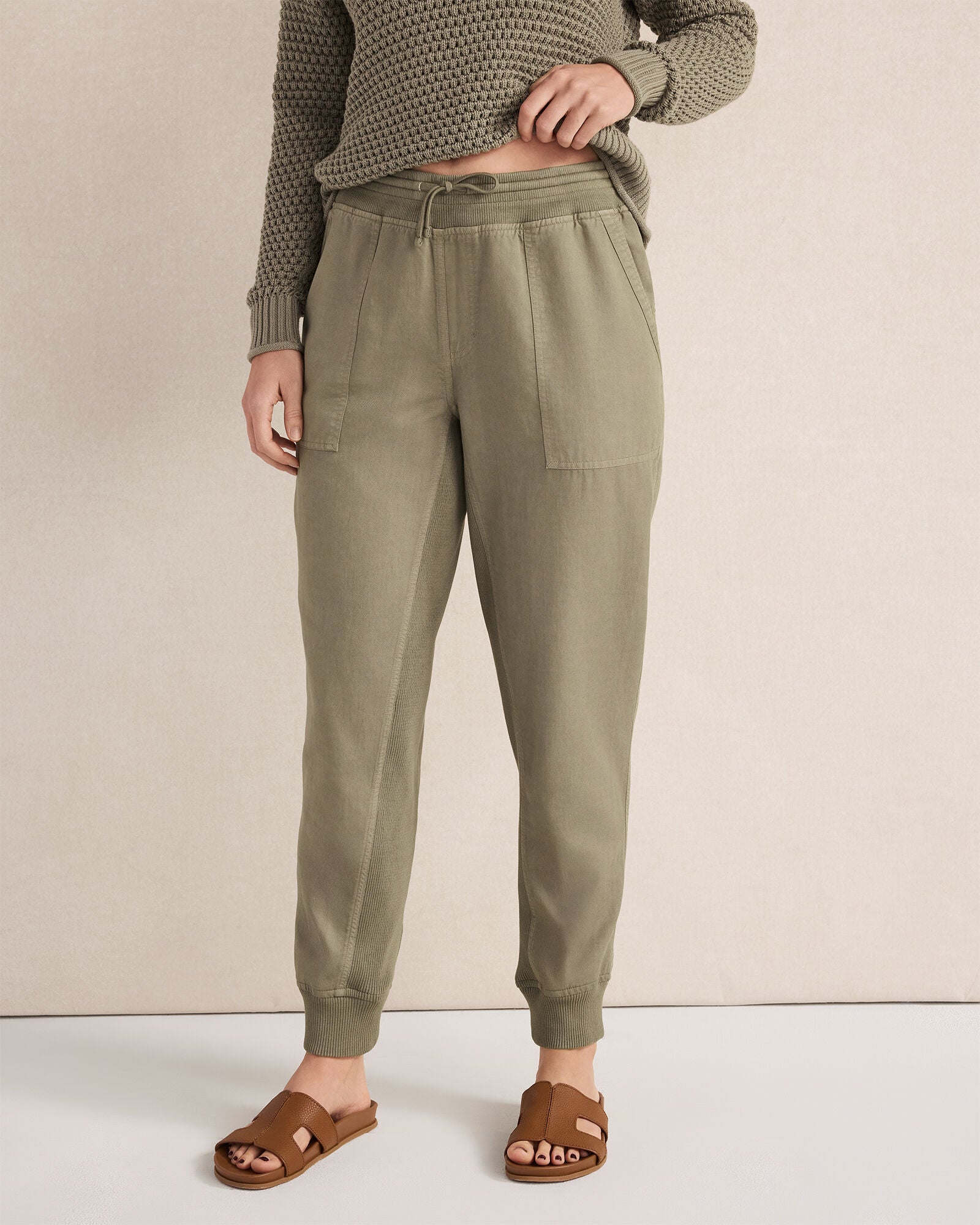 HAVEN Effortless Twill Jogger 55% Cotton 23% TENCEL Lyocell 22% Linen